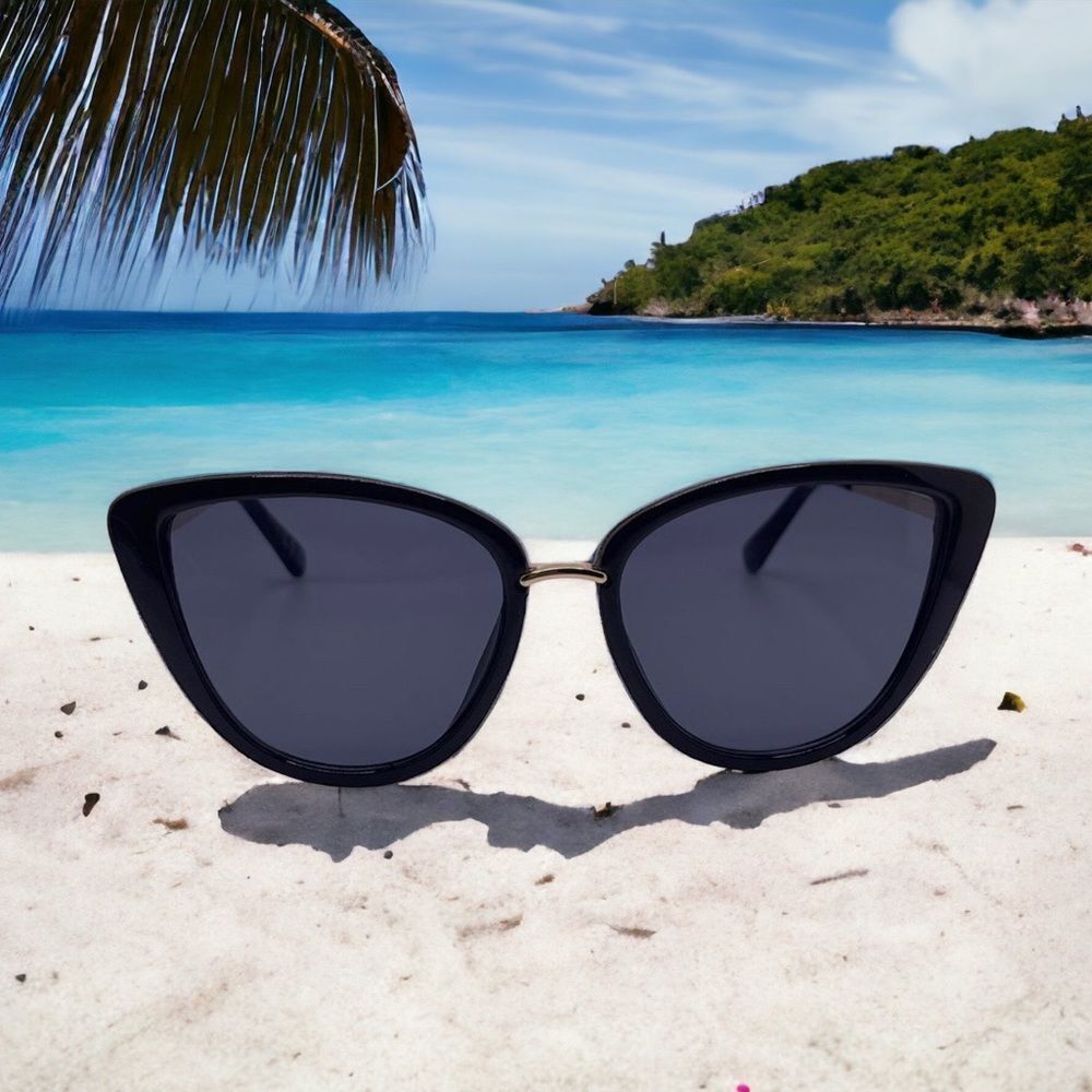 Oversized Cat EyeβSunglasses Gray Lens